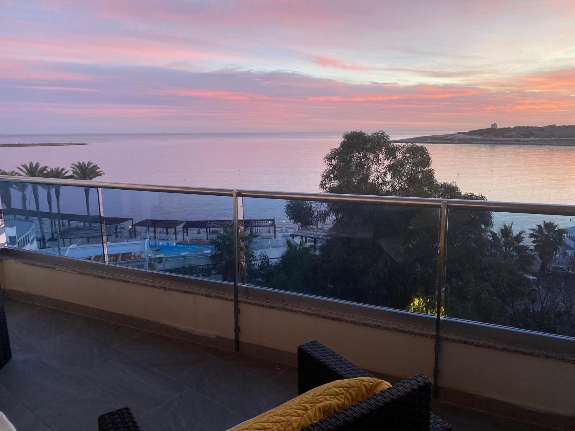 Sunrise Bay Apartments - Frontline Sea Views Bahía de San Pablo Exterior foto